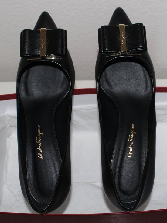 Salvatore Ferragamo Shoes - Salvatore Ferragamo  85mm Vara Bow pumps